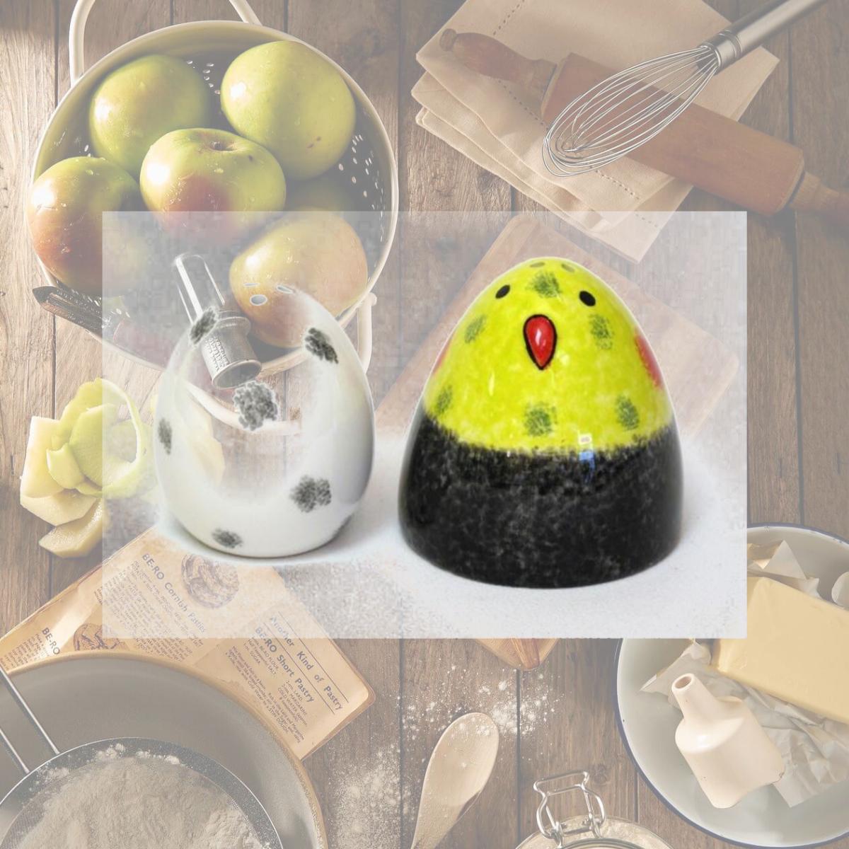 Picture of UBS 0179-35906 Ceramic Birdy with Egg Salt and Pepper Set