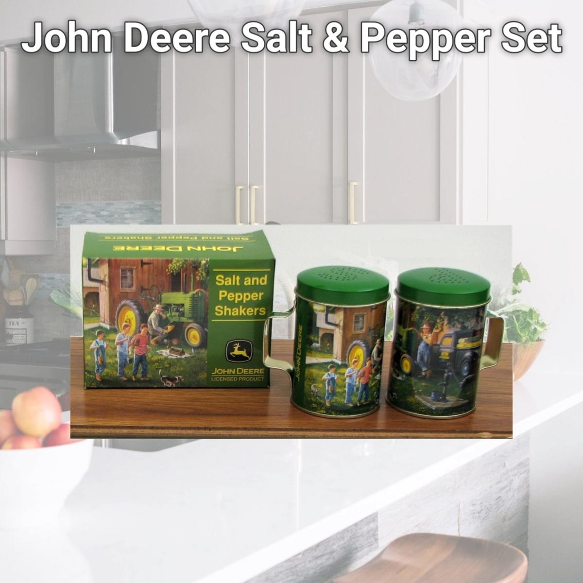 Picture of IWGAC 0126-42002 John Deere Salt & Pepper Set
