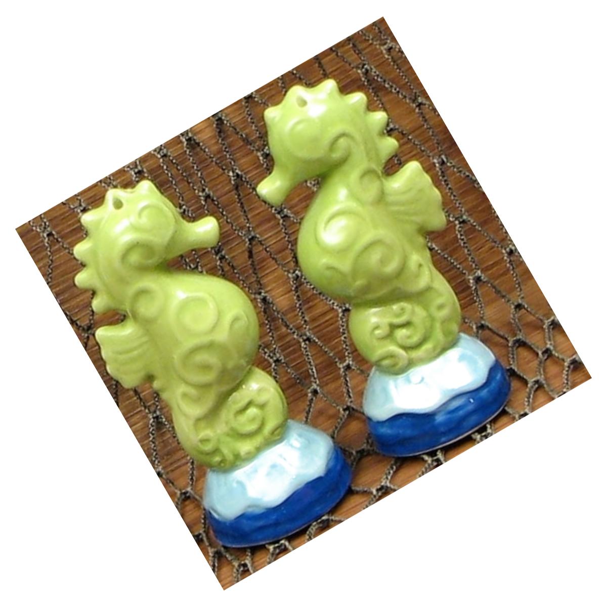 Picture of IWGAC 049-15089 Ceramic Seahorse Salt & Pepper Set
