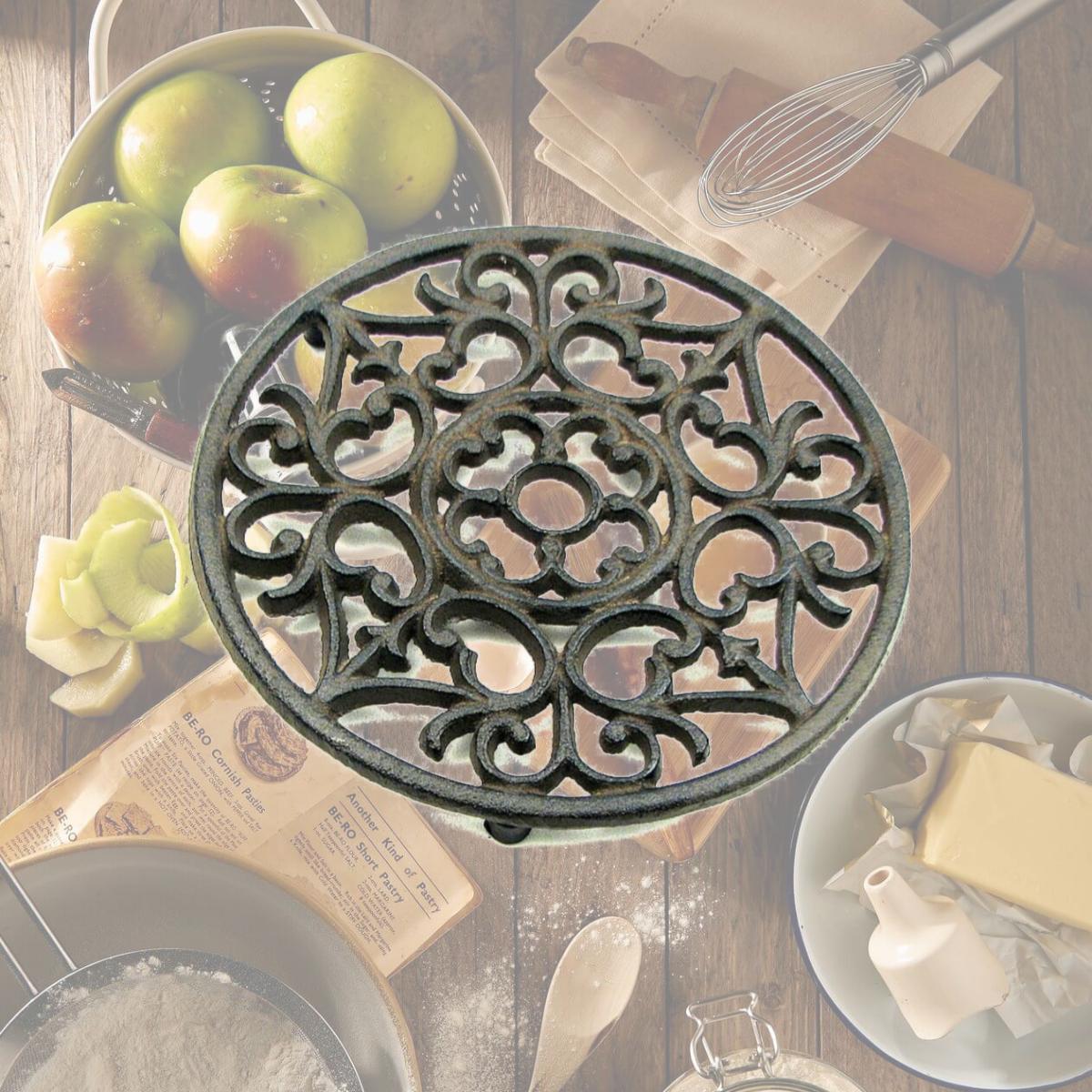 Picture of IWGAC 0184-0164 Cast Iron Ornate Trivet