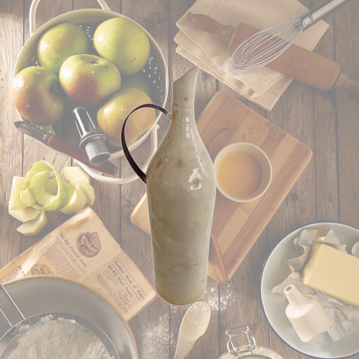 Picture of Jeco HD-HADJ052L Picther with Metal Handle, Beige - Large