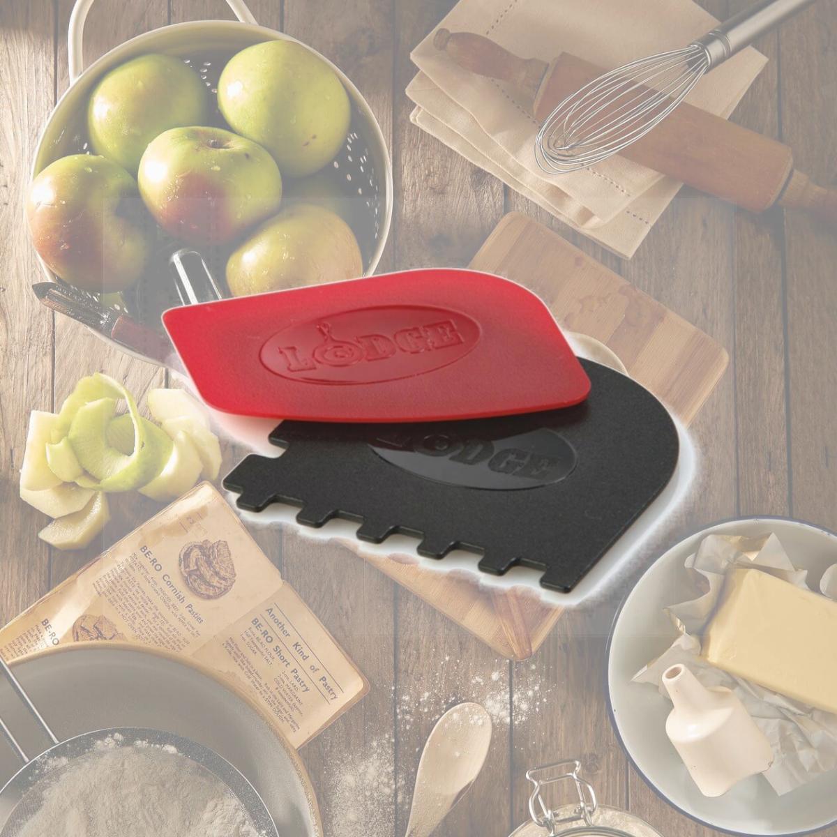 Picture of Lodge SCAPERCOMBO Pan & Grill Scraper- 2 Piece