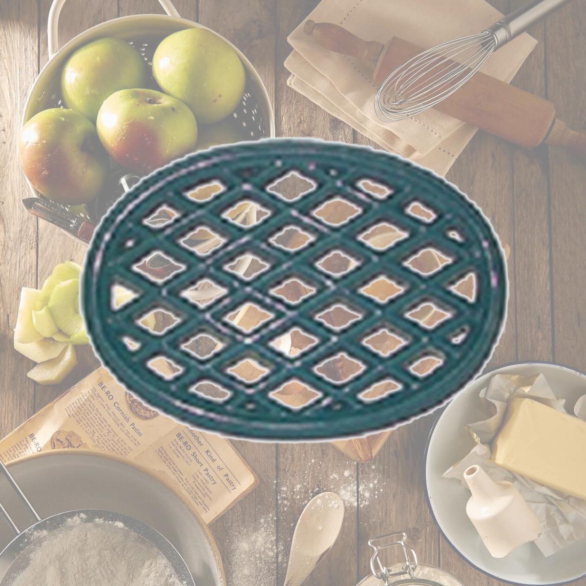 Picture of John Wright 33345 Colonial Blue Lattice Trivet