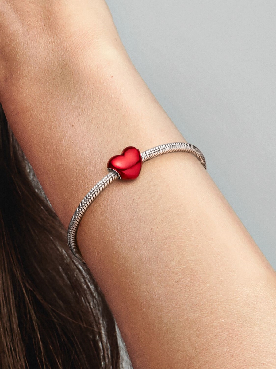 793337c02 Metallic Red Heart Charm Bracelet