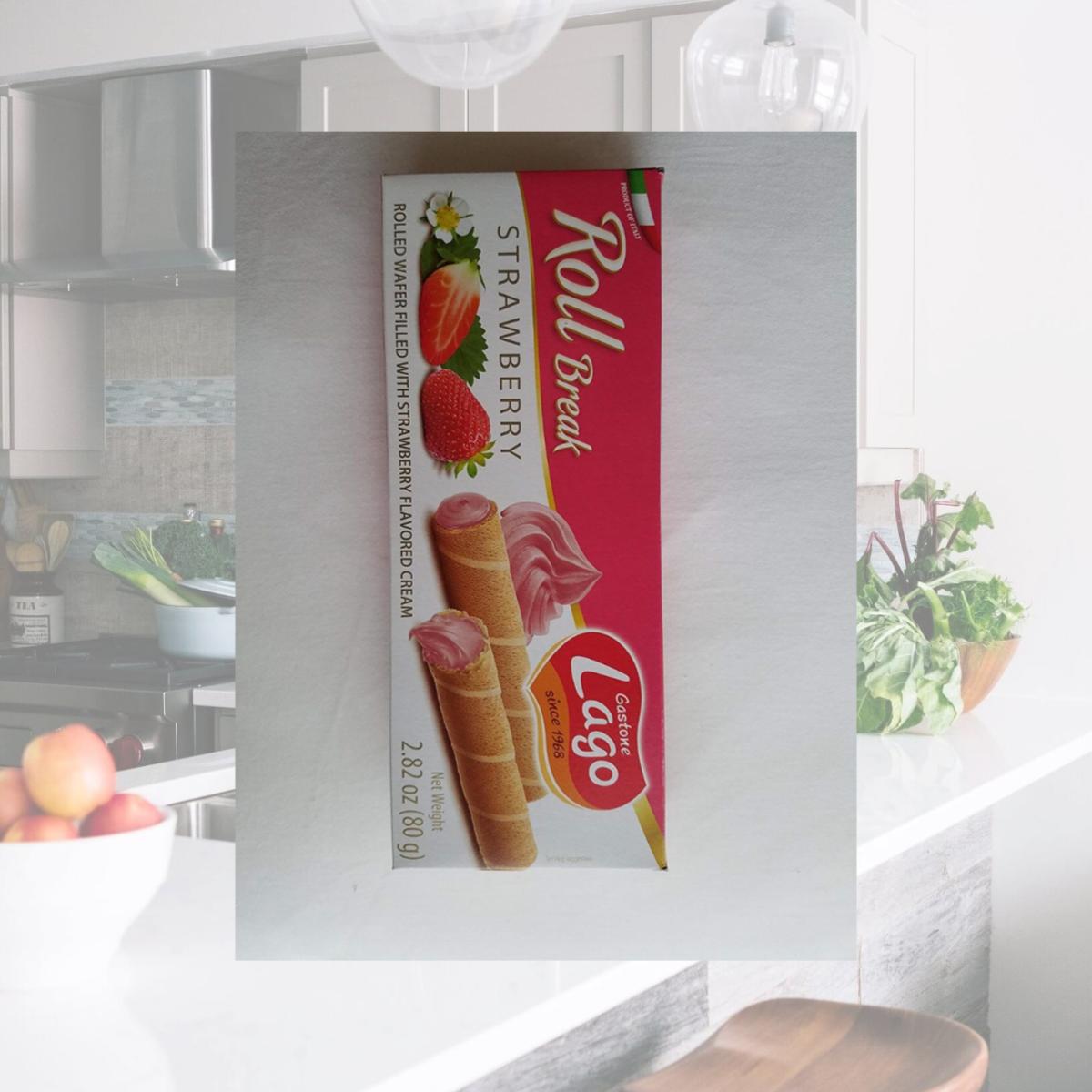 Picture of Gastone Lago 295839 Roll Break Wafer Cannoli Strawberry Cream, 2.82 oz - Pack of 12