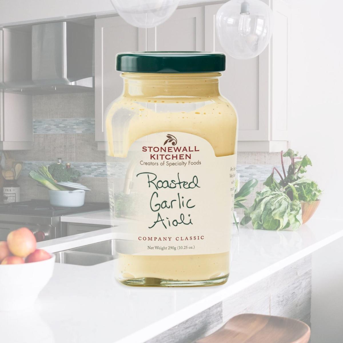Picture of Stonewall Kitchen 253710 10.25 oz Roasted Garlic Aioli