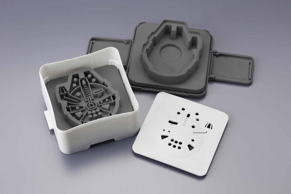Picture of Kotobukiya GZ724 Star Wars Millennium Falcon Sandwich Shaper