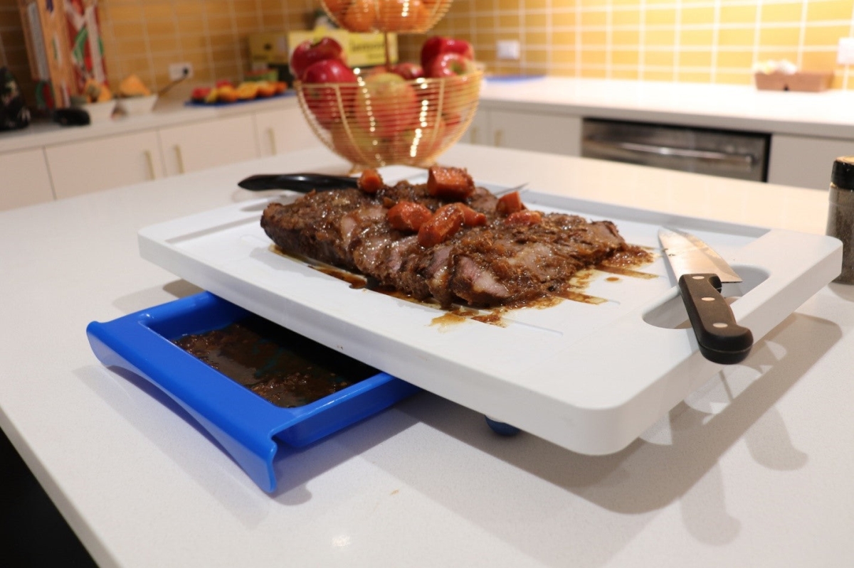 Picture of Karving King KK1MT Dripless 2 in 1 System Cutting Board with Digital Meat Thermometer, Blue