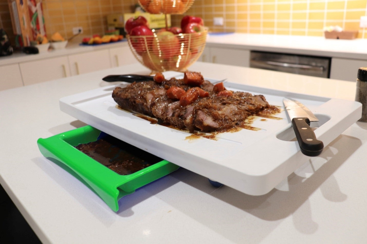 Picture of Karving King KK3MT Dripless 2 in 1 System Cutting Board with Digital Meat Thermometer, Green