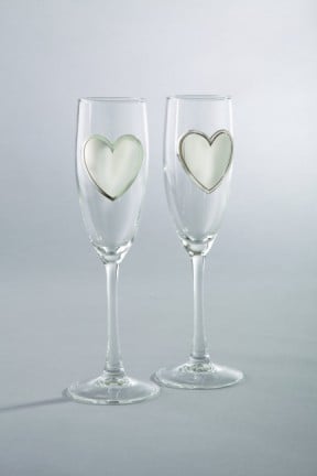 32074 Pair Glass Flutes With Engraveable Pewter Heart Plates