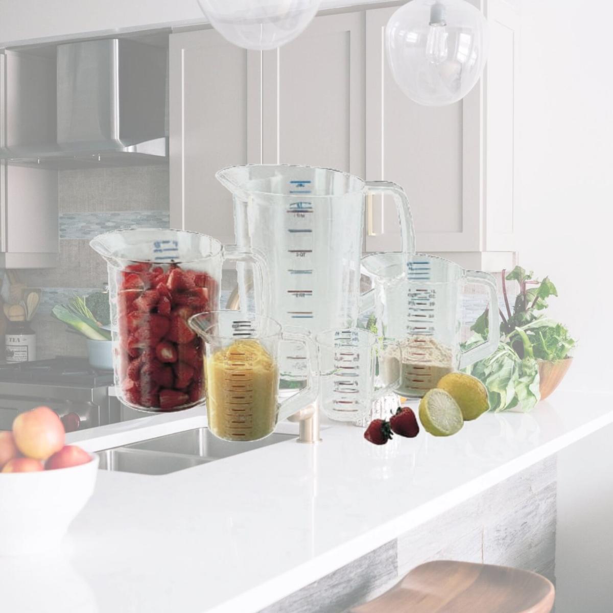 Picture of Rubbermaid Commercial Products RCP 3215 CLE 1 Pint Measuring Cup - Clear