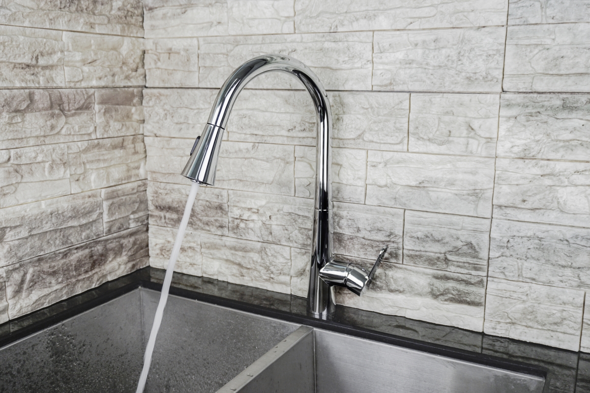 Picture of Lexora LKFS7011CH Furio Brass Kitchen Faucet with Pull Out Sprayer, Chrome