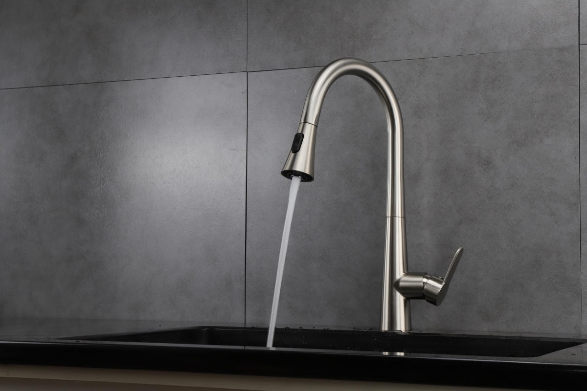 Picture of Lexora LKFS7011CH Furio Brass Kitchen Faucet with Pull Out Sprayer, Chrome