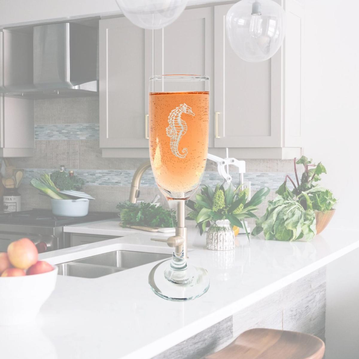 Picture of Lyoncraft CHSE01 6 oz Seahorse Engraved Glass Champagne Flute
