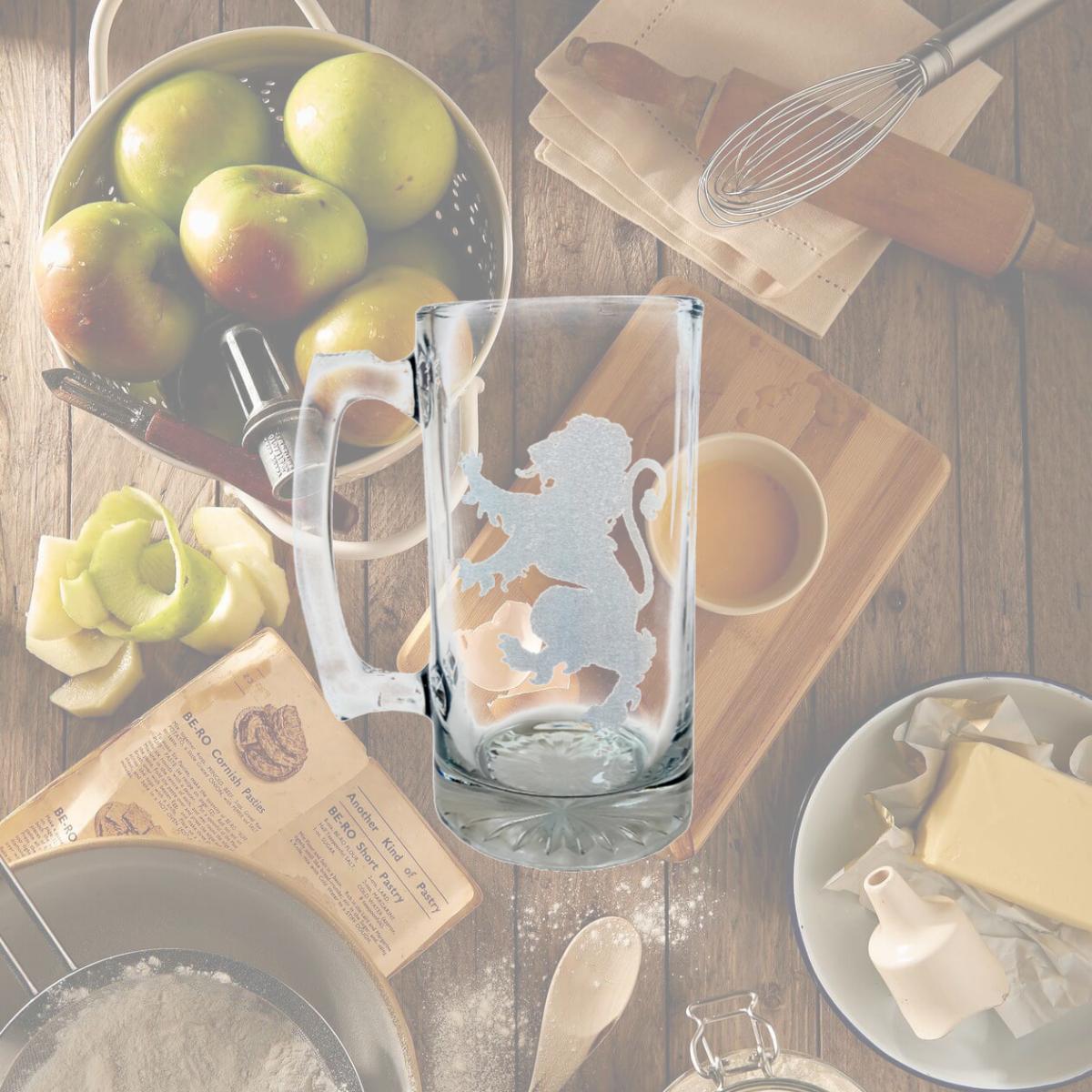 Picture of Lyoncraft SSLR01 16 oz Lion Rampant Engraved Stein Glass