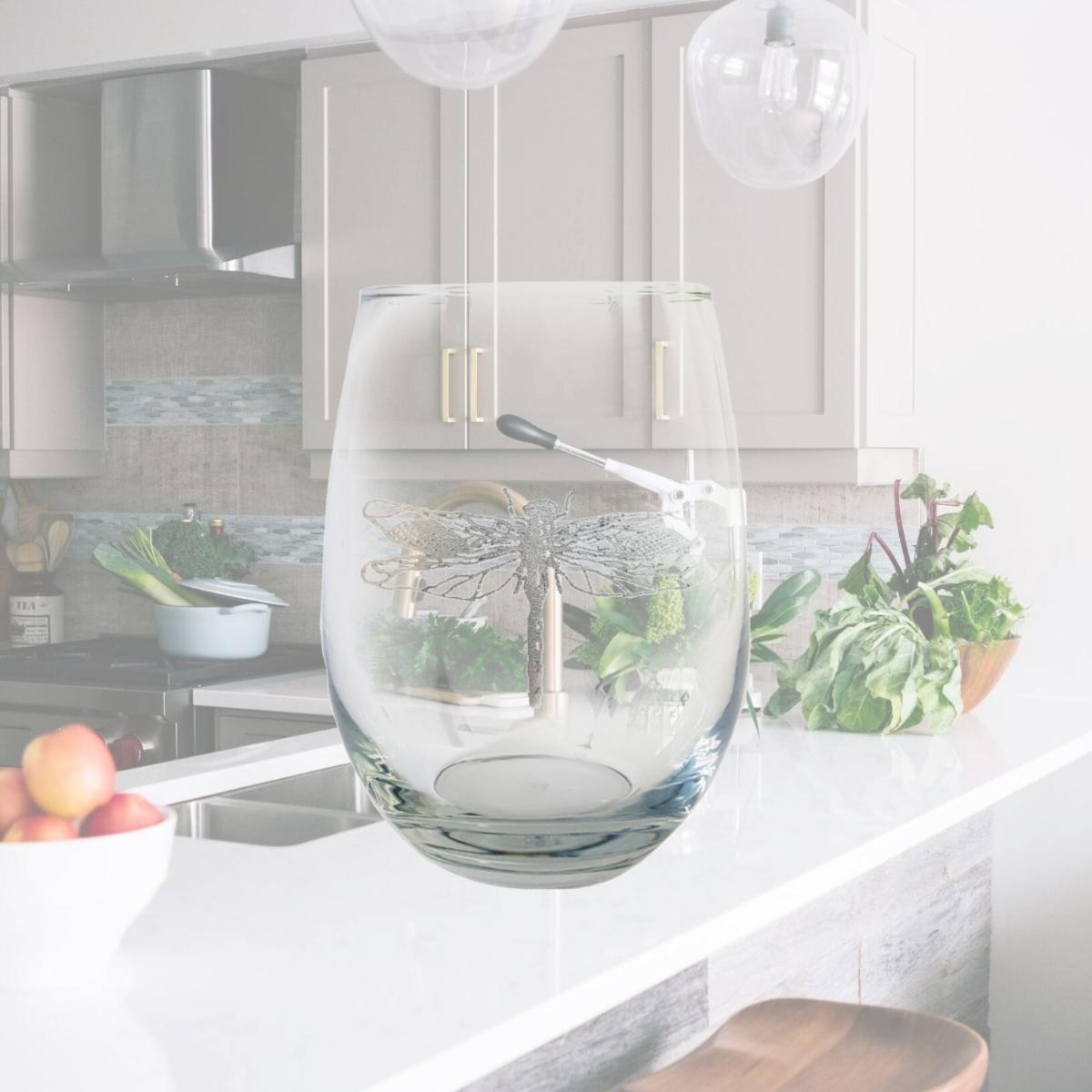 Picture of Lyoncraft SWDF01 18 oz Dragonfly Engraved Stemless Wine Glass