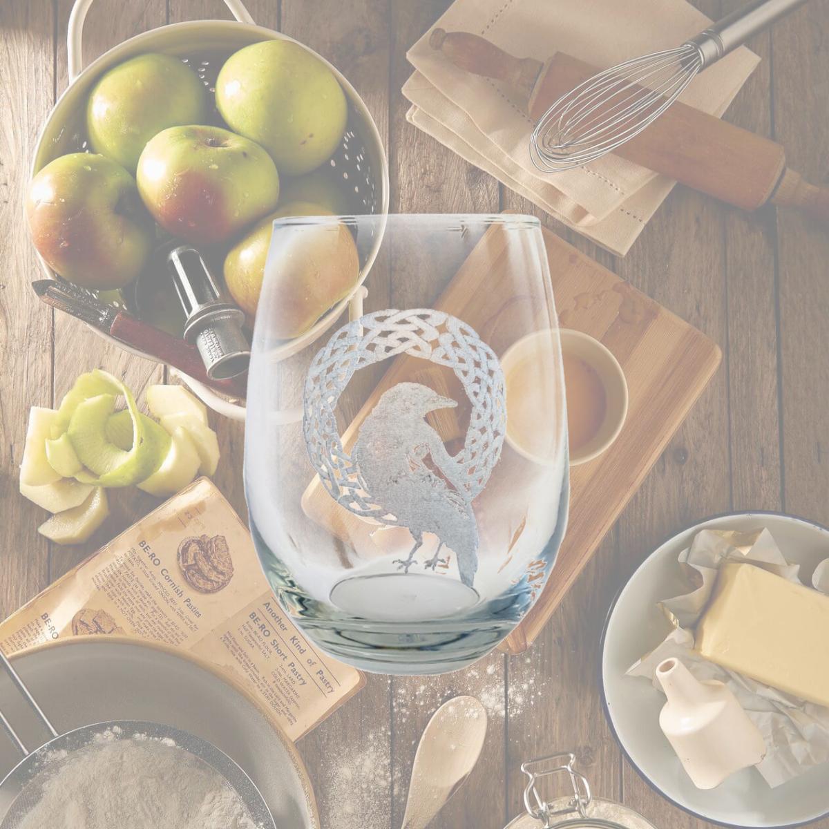 Picture of Lyoncraft SWRV01 18 oz Celtic Raven Engraved Stemless Wine Glass
