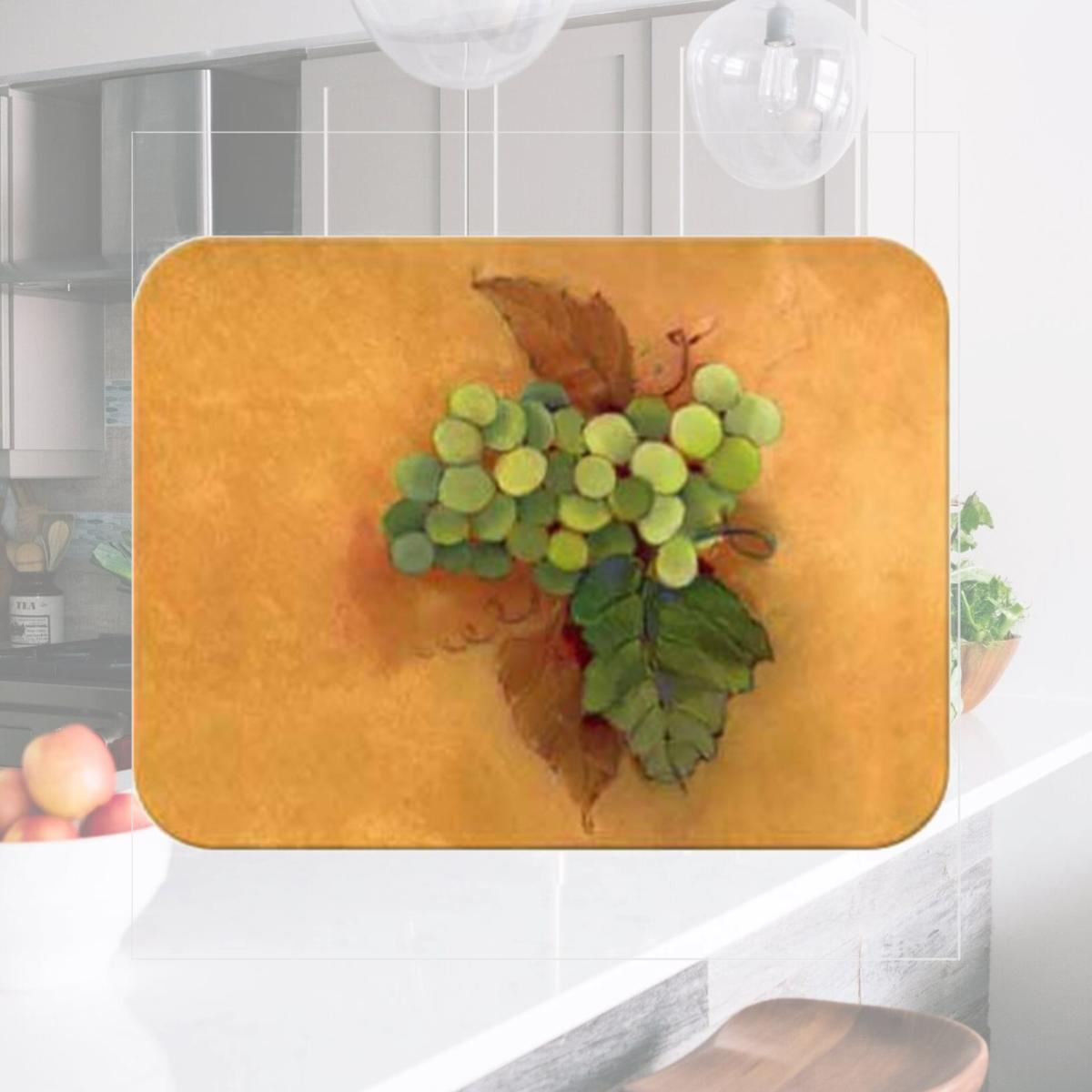 Picture of McGowan TT00501 Tuftop Grapes Cluster Cutting Board- Small