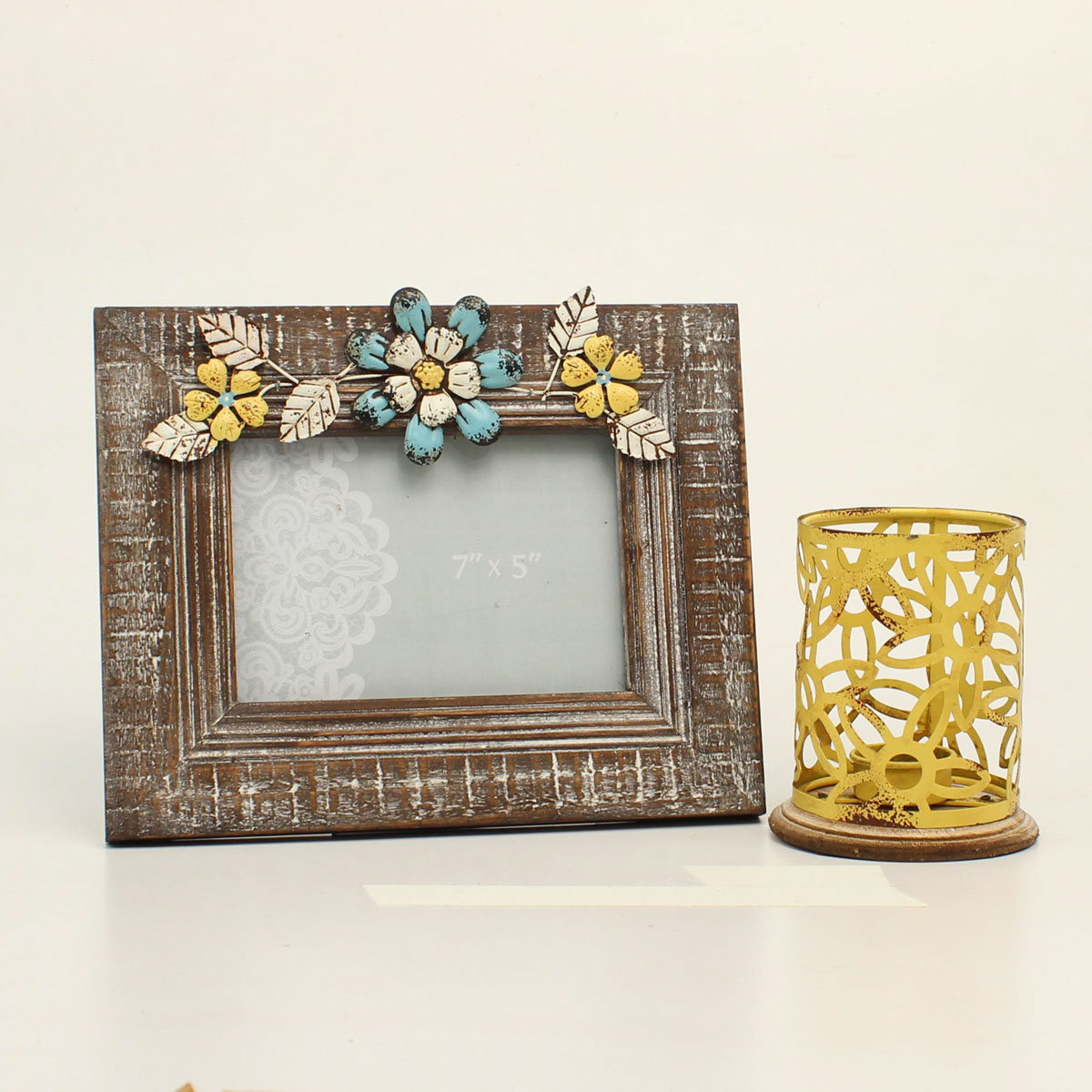 94017 Flowers On Frame Tealight Candle Holder, Yellow