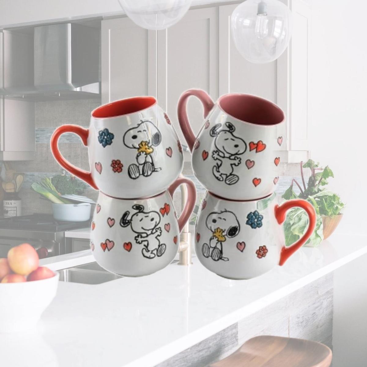 Picture of Peanuts 136641.01 20 oz Sto are Wax Relief Cup Set, 2 Assorted Design - 4 Piece
