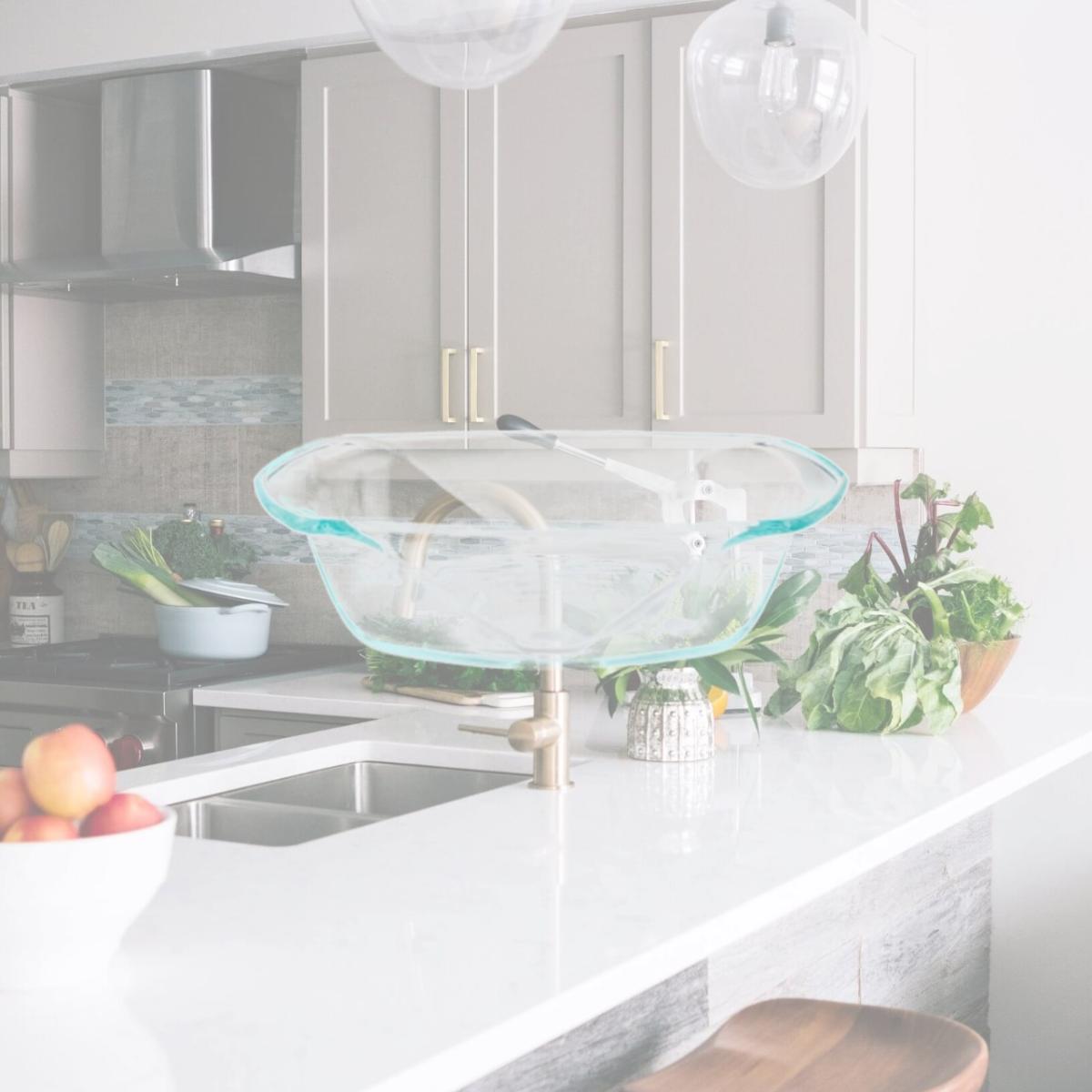 Picture of Soho Lounge 144697.01 10 x 5.9 in. x 2.6 in. Carnegie Hill Tempered Glass Loaf Pan with Built-in Handles