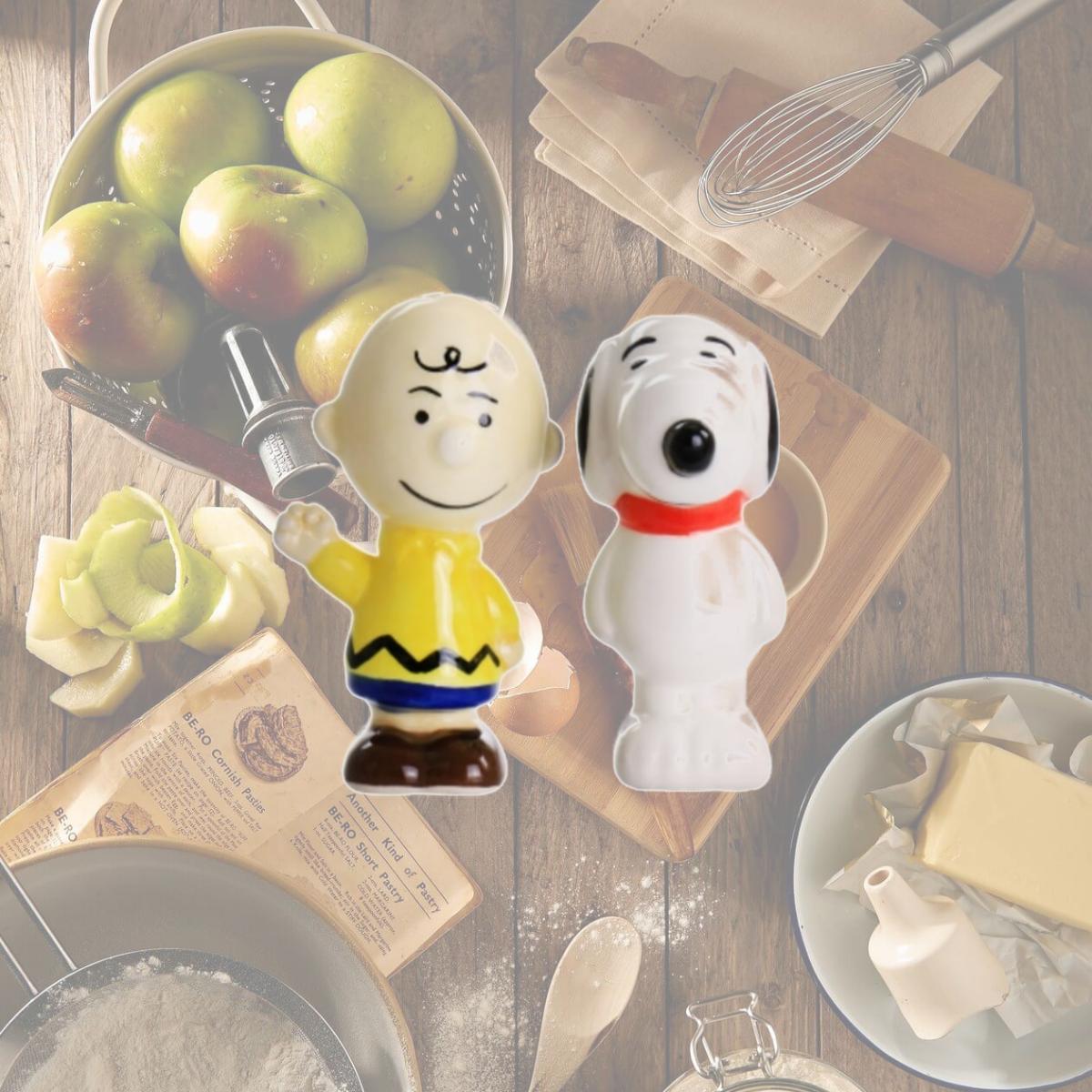 Picture of Peanuts 80628.02 Classical Pals Charlie Brown & Snoopy Figurine Salt & Pepper Shaker Set