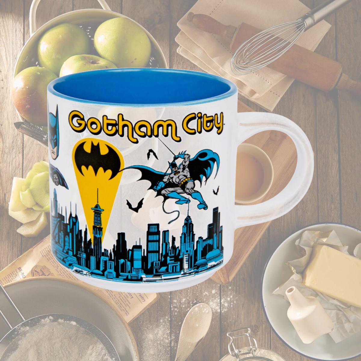 Picture of Batman 849337 13 oz DC Comics Batman Gotham City Ceramic Mug