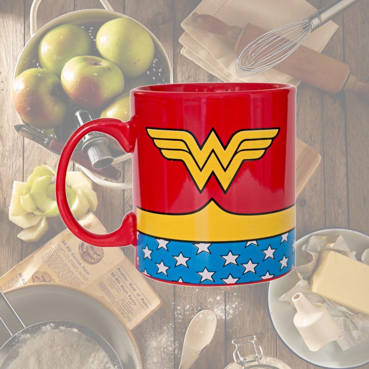 Picture of Wonder Woman 34055 Wonder Woman 14 oz Costume Mug