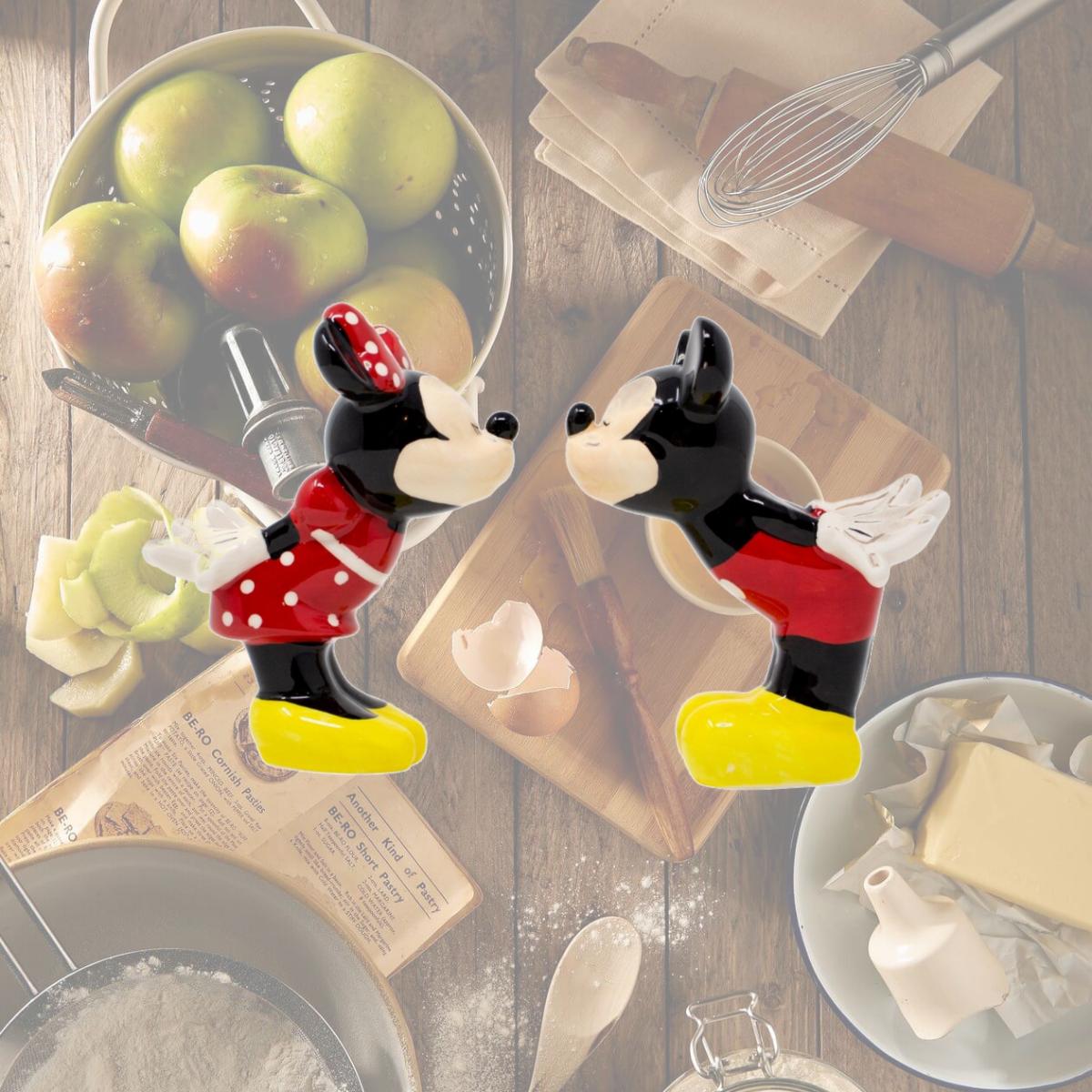 Picture of Mickey Mouse 802341 Disney Mickey & Minnie Kissing Salt & Pepper Shakers
