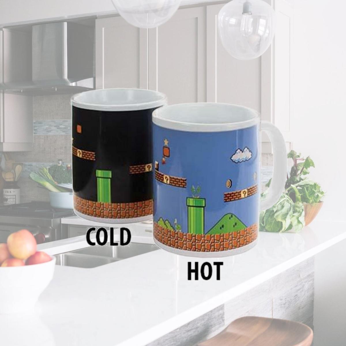 Picture of Super Mario Bros 111457 10 oz Heat Change Mug