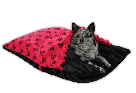 500-047 Red Skully Pet Pockets Bedding For That Burrow