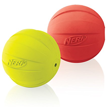 G8944 4.25 In. Nerf Squeak Ball, Green & Red