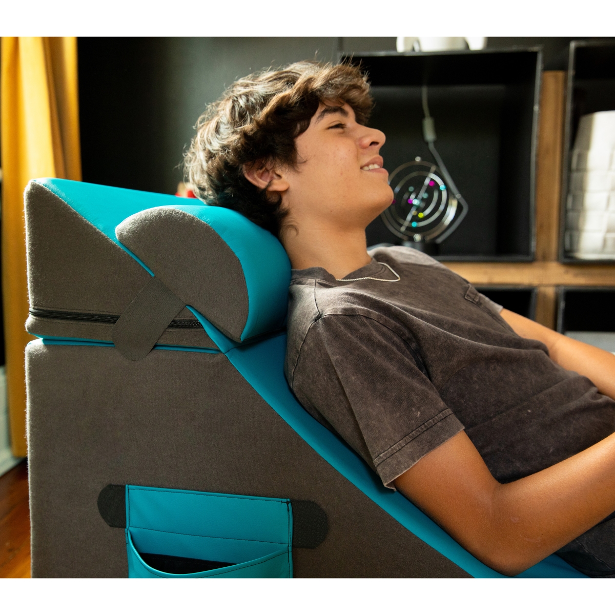 Picture of Jaxx 19540413 Flexx V-Tex Convertible 3-in-1 Gamer Chair&#44; Table&#44; & Ottoman with Adjustable Headrest & Pocket&#44; Vinyl Turqouise