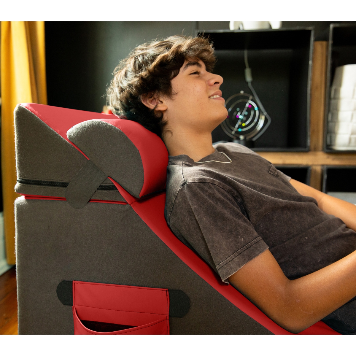 Picture of Jaxx 19540409 Flexx V-Tex Convertible 3-in-1 Gamer Chair&#44; Table&#44; & Ottoman with Adjustable Headrest & Pocket&#44; Vinyl Red