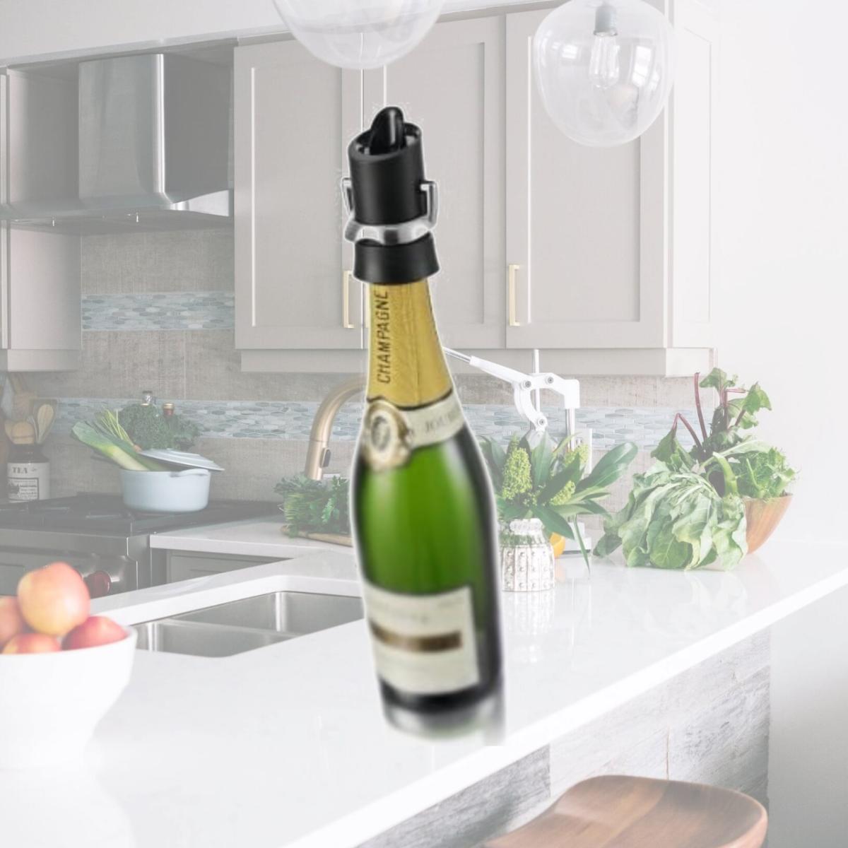 Picture of Vacu Vin 18804606 Champagne Saver & Pourer, Black - Gift Box