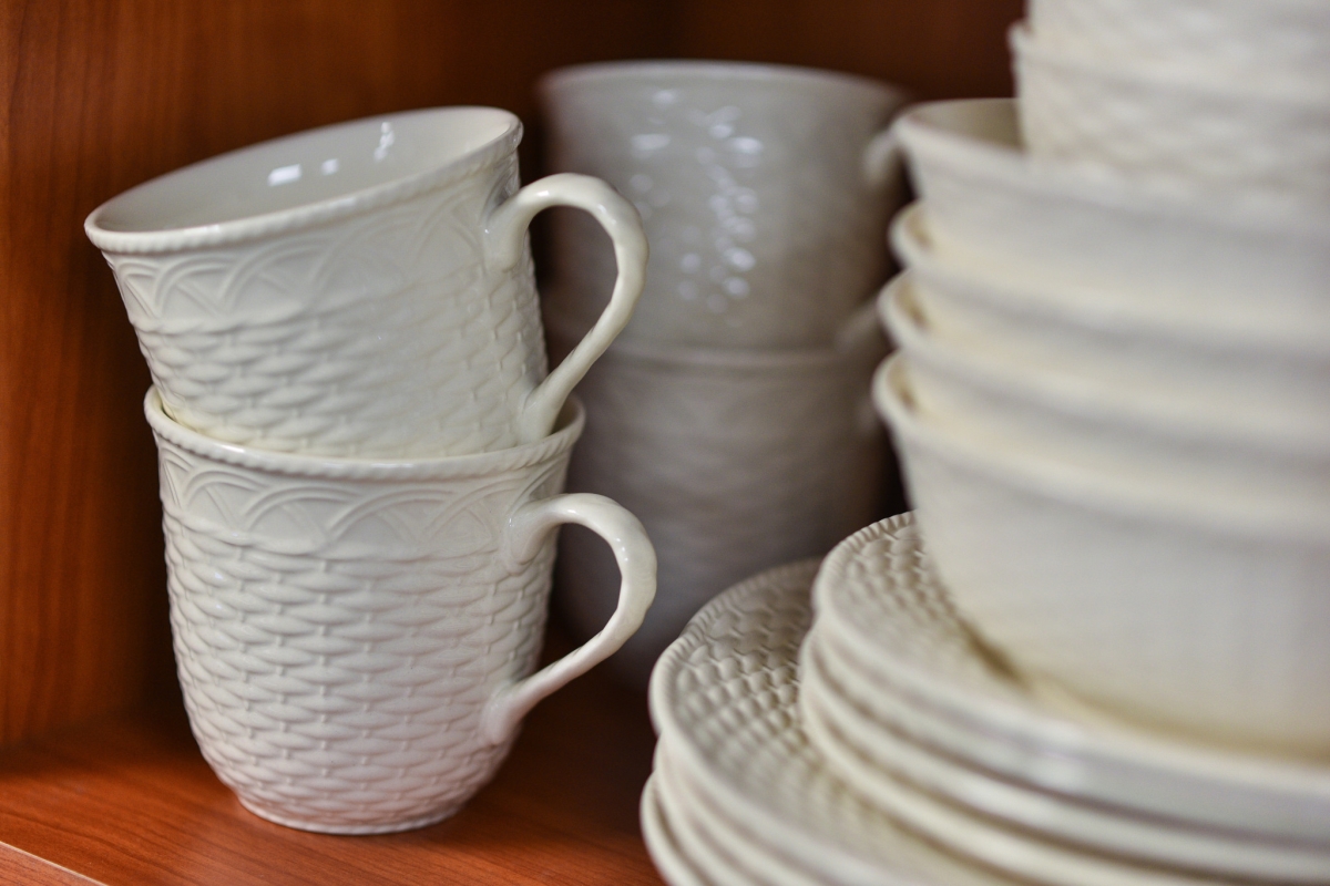 Picture of HomeRoots 483499 Round Weave STO Are Service for Four Salad Plate Set, White - 4 Piece
