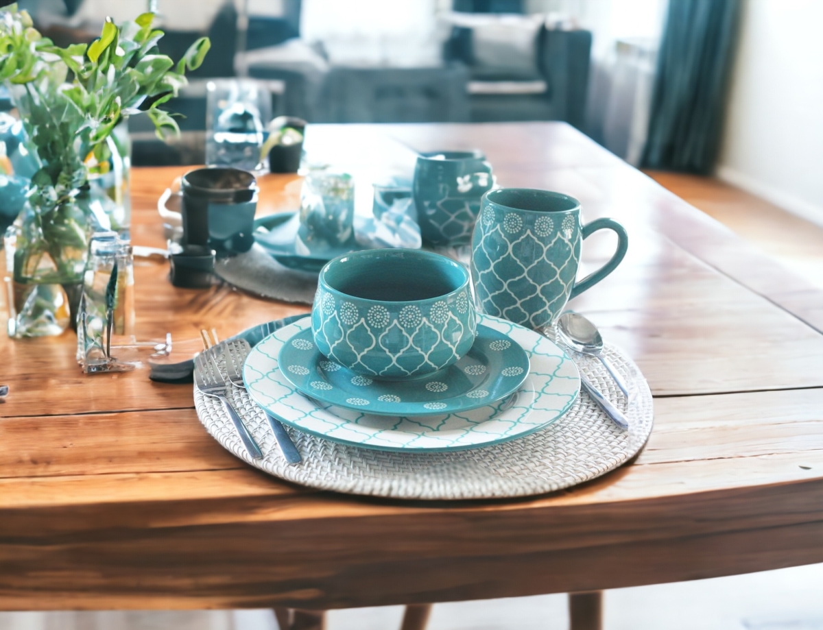 Picture of HomeRoots 534543 Round Trellis Ceramic Service for Four Dinnerware Set, Turquoise - 16 Piece