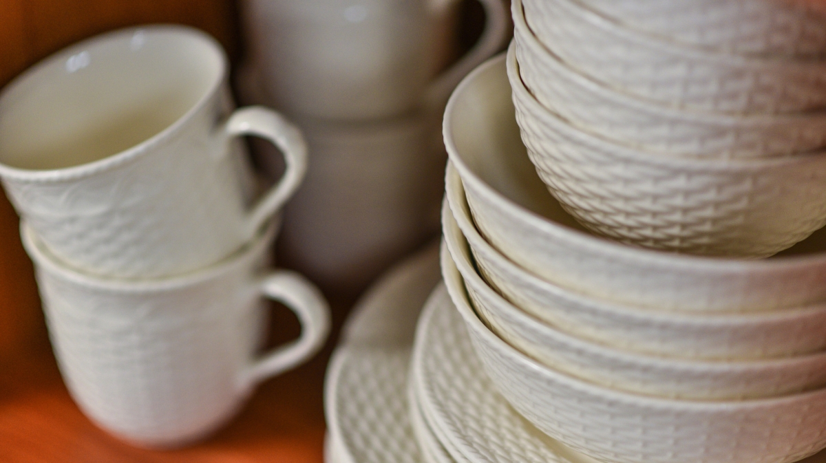 Picture of HomeRoots 483500 Round Weave STO Are Service for Four Bowl Set, White - 4 Piece