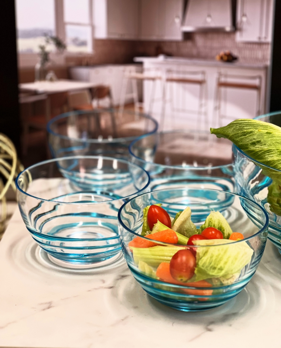 Picture of HomeRoots 520890 Swirl Acrylic Service for Four Bowl Set, Clear & Blue - 4 Piece