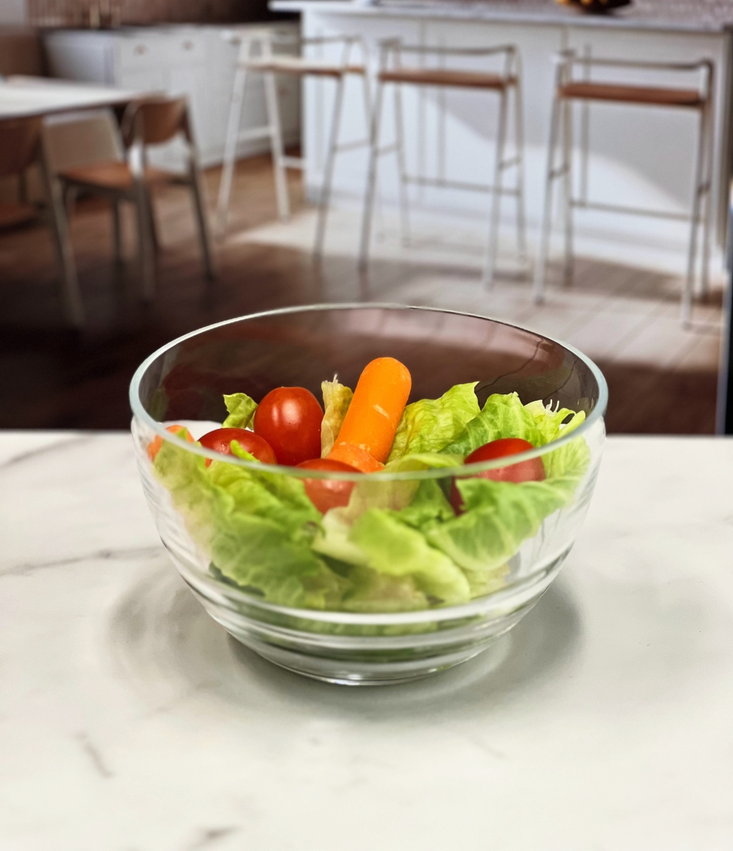 Picture of HomeRoots 520891 Round Swirl Acrylic Service for Four Bowl Set, Clear - 4 Piece