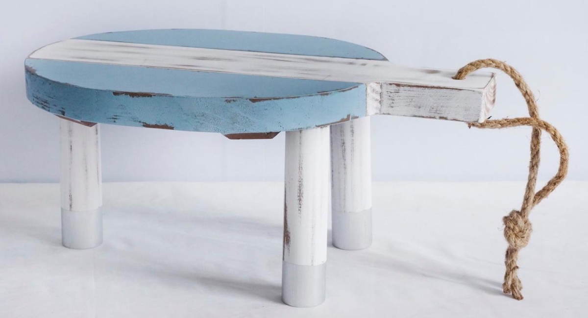 Picture of HomeRoots 636198 10 in. Blue & White Solid Wood Handmade Round Riser Trays