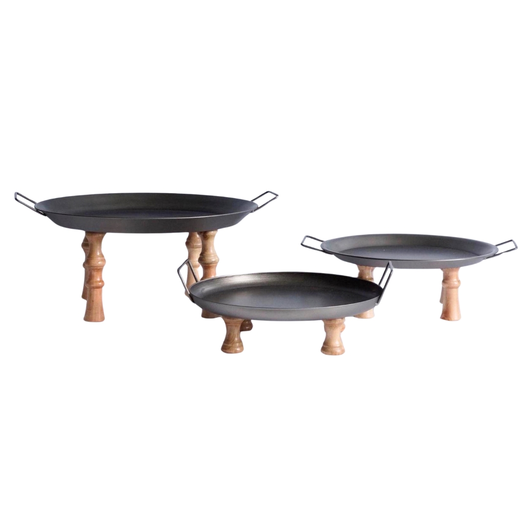 Picture of HomeRoots 636206 Black & Brown Wood & Metal Round Riser Tray with Handles - Set of 3