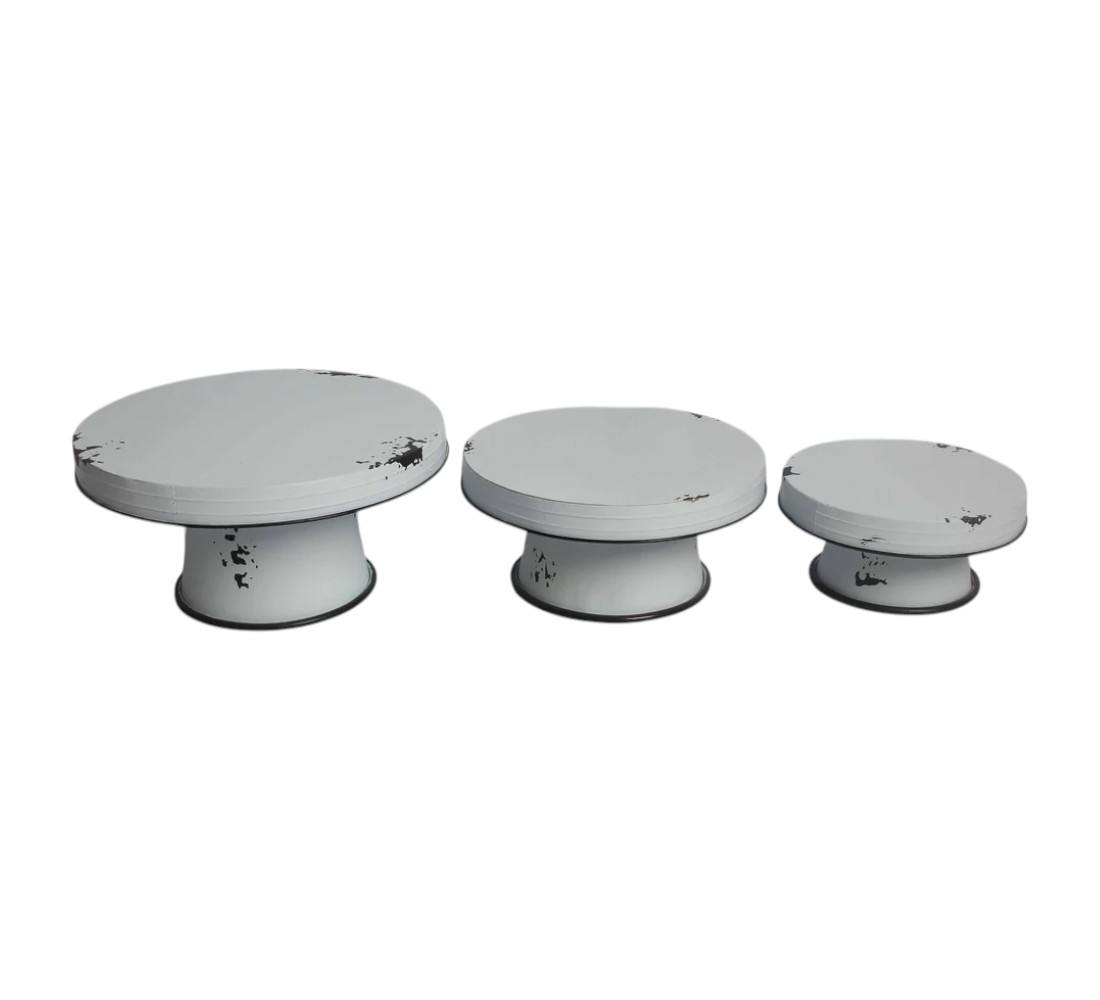 Picture of HomeRoots 636140 White Metal Round Riser Trays - Set of 3