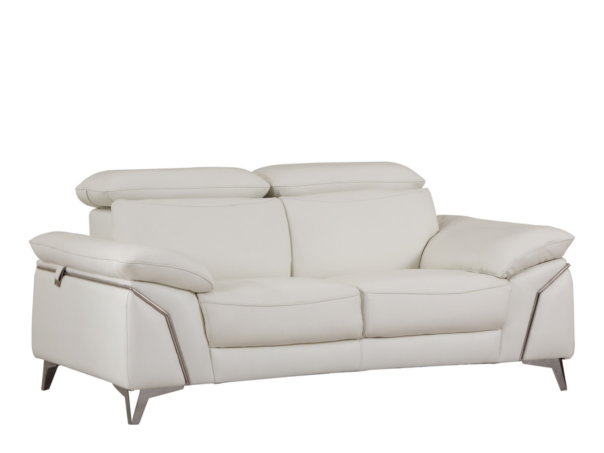 Home Roots 329687 Fashionable Leather Loveseat, White - 31 In.