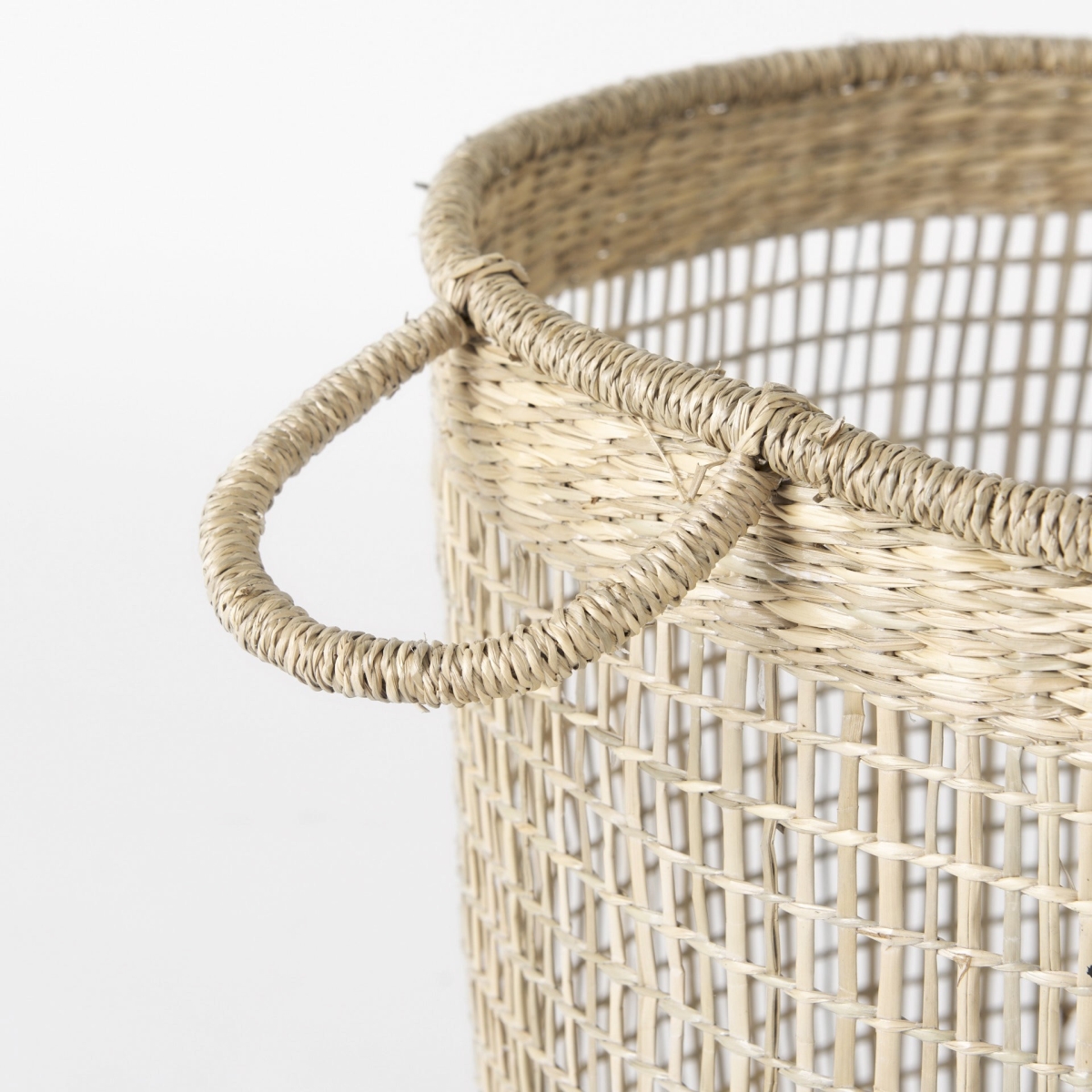 Picture of HomeRoots 392159 Round Wicker Storage Baskets, Brown - Set of 3