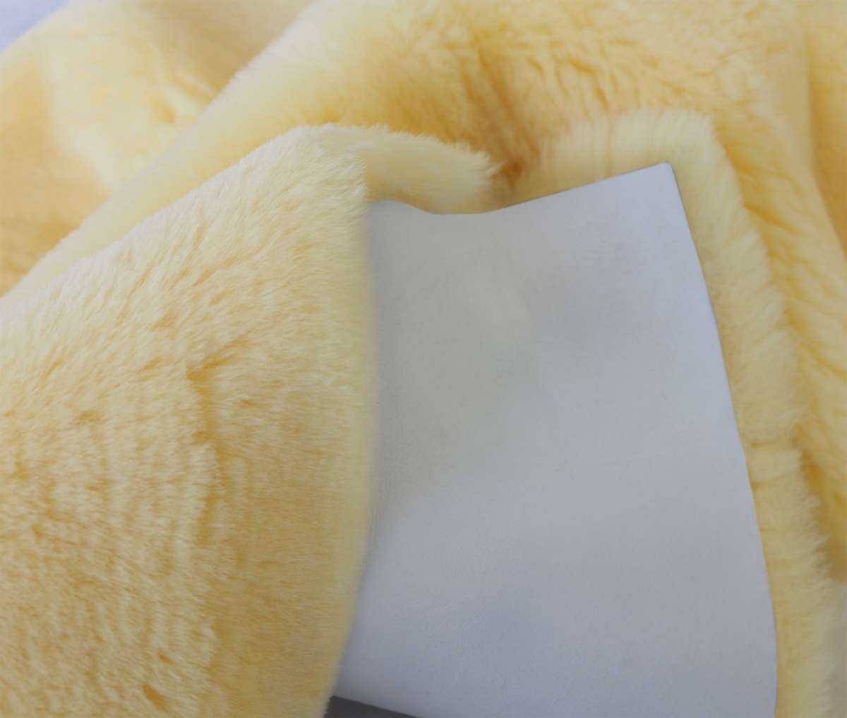 Picture of HomeRoots 388652 17 in. Square Natural Green Medical Grade Sheepskin Chair Pad