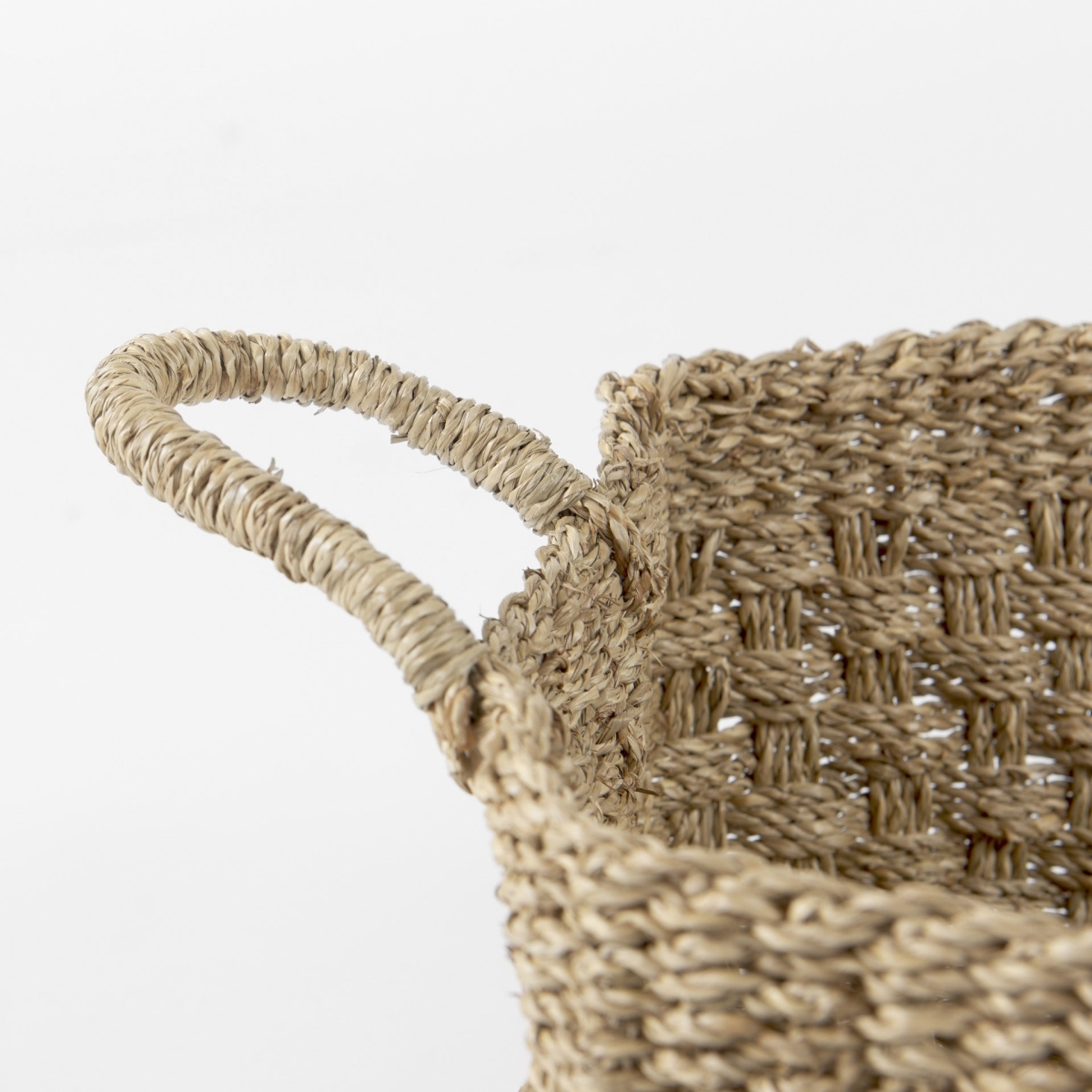 Picture of HomeRoots 392164 Brown Weaved Wicker Storage Baskets - Set of 3