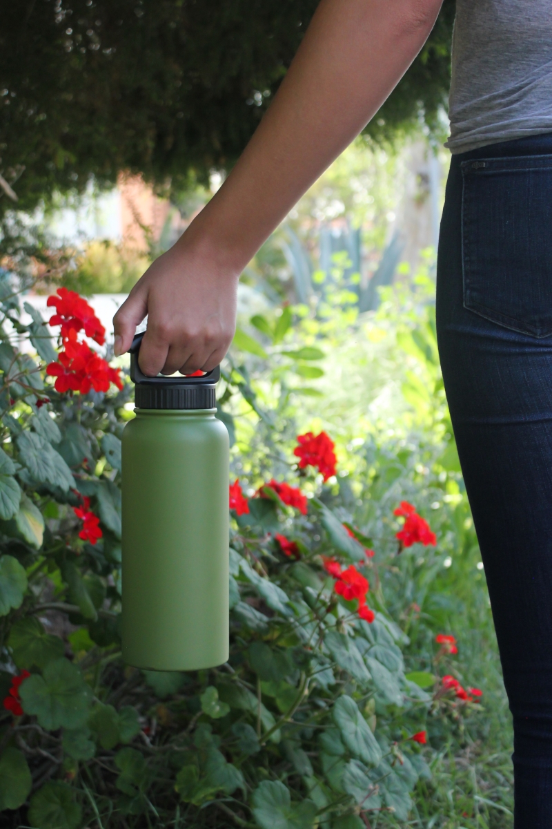Picture of Fifty & Fifty V34001BK0 34 oz Matte Black Bottle with 3 Finger Grip Cap