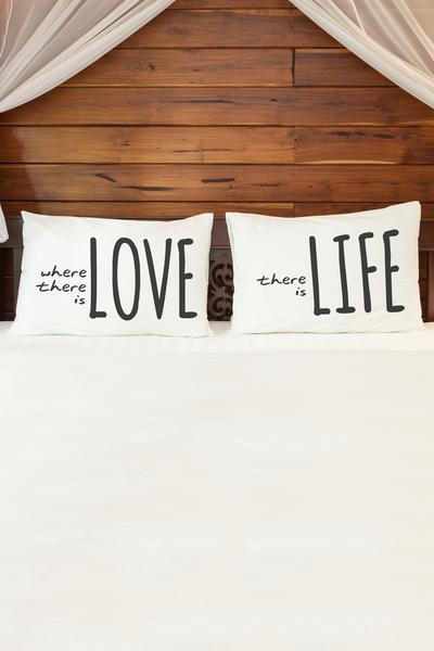 74361cse Where There Is Love Pillow Case - Black, Set Of 2