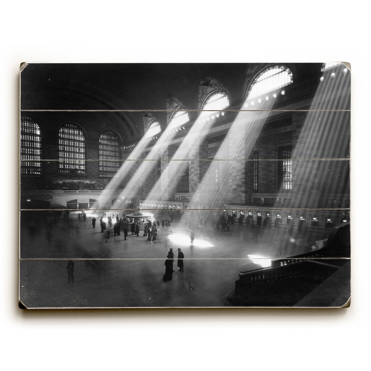 25 X 34 In. New York City C. 1940s Grand Central Railroad Planked Wood Wall Decor By Underwood Photo Archive